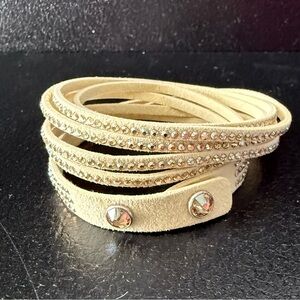 Touchstone Crystal Wrap Star Bracelet - Golden 8000B